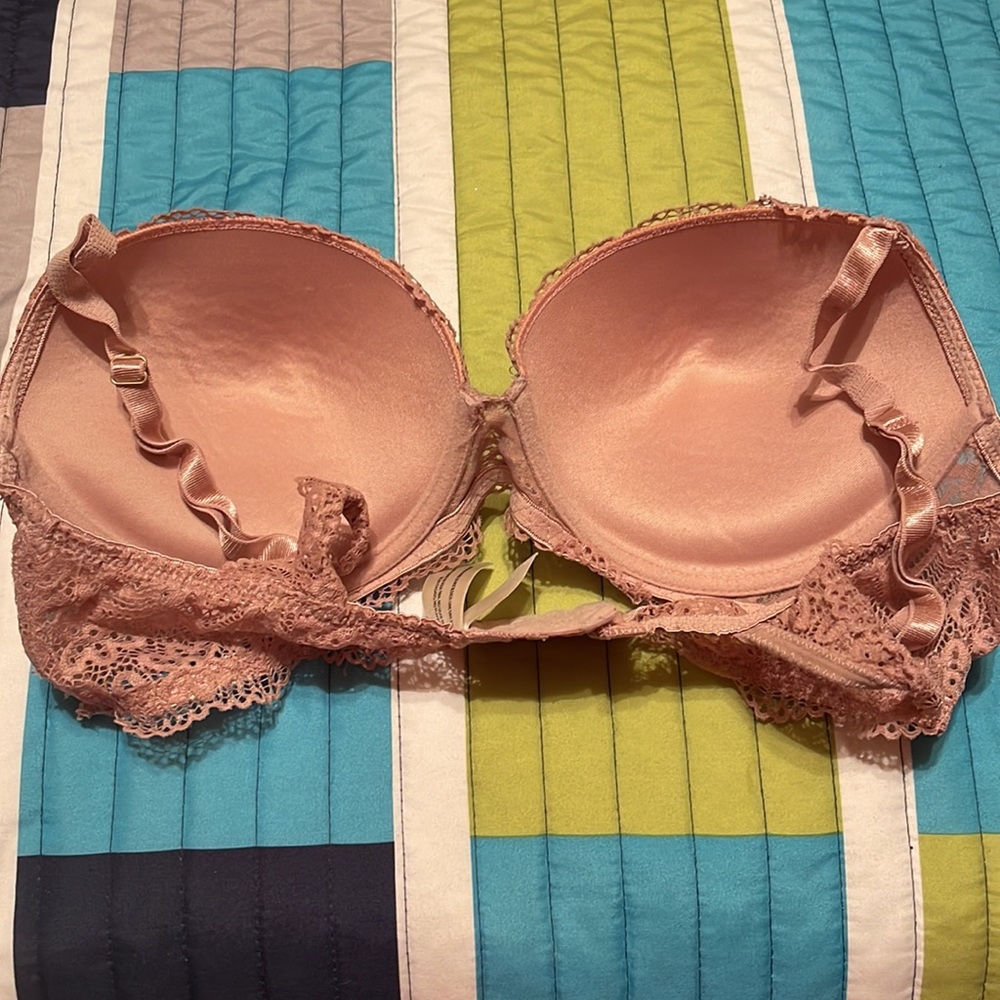 Jessica Simpson Bra - Picture 2 of 4